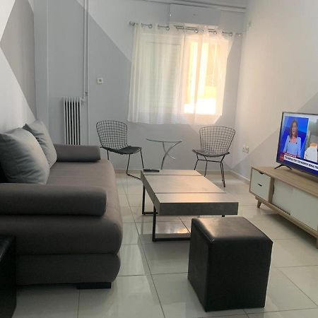 شقة Renovated And Cool Flat In Ideal Location أثينا المظهر الخارجي الصورة