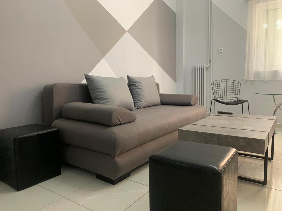 شقة Renovated And Cool Flat In Ideal Location أثينا المظهر الخارجي الصورة