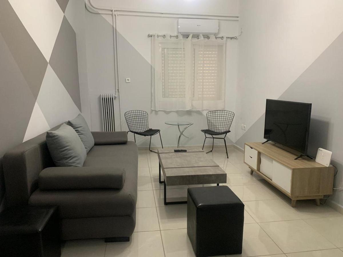 شقة Renovated And Cool Flat In Ideal Location أثينا المظهر الخارجي الصورة