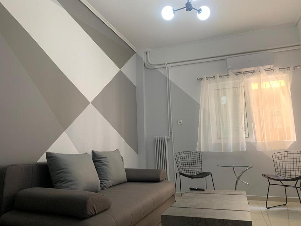 شقة Renovated And Cool Flat In Ideal Location أثينا المظهر الخارجي الصورة